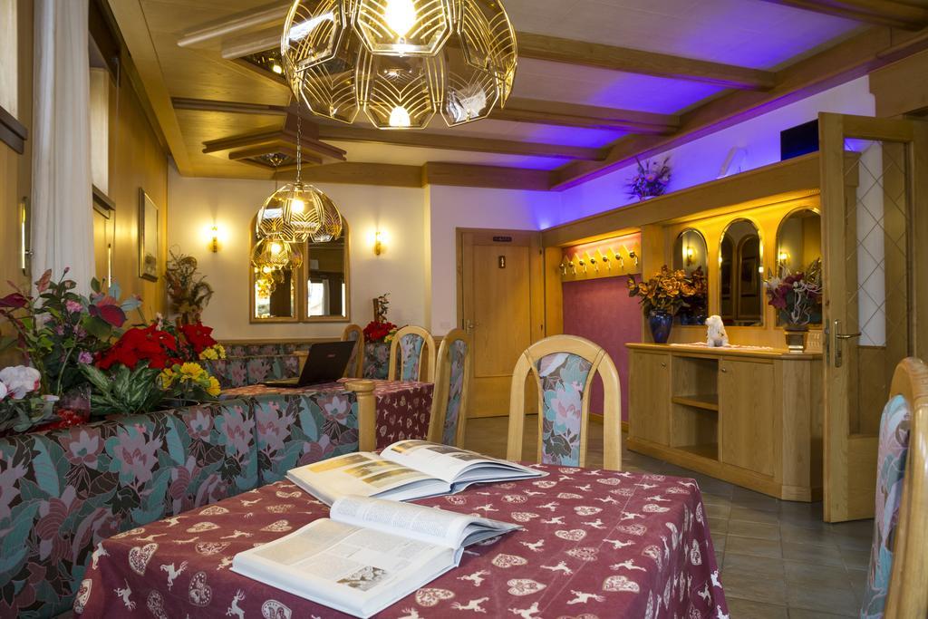 Hotel Trentino Folgaria Eksteriør billede